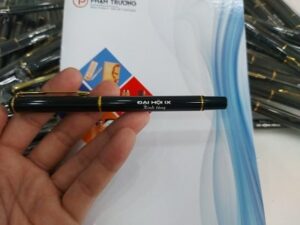 bút kim loại